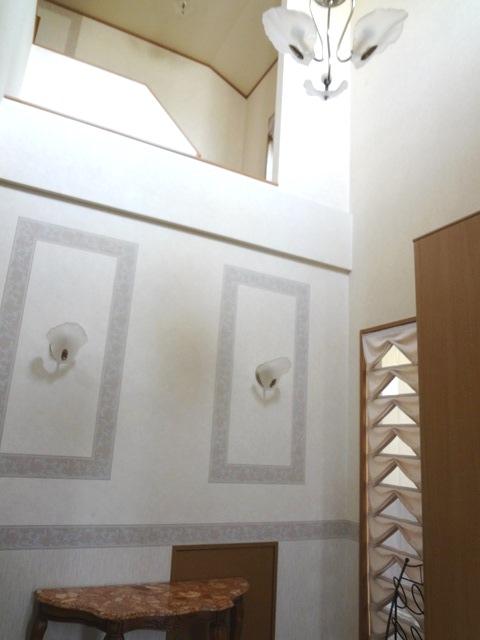 Entrance. Local (10 May 2013) Shooting