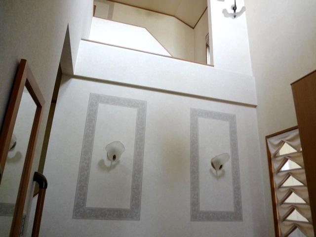 Entrance. Local (10 May 2013) Shooting