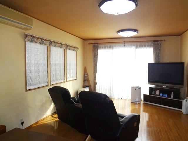 Non-living room. Indoor (10 May 2013) Shooting