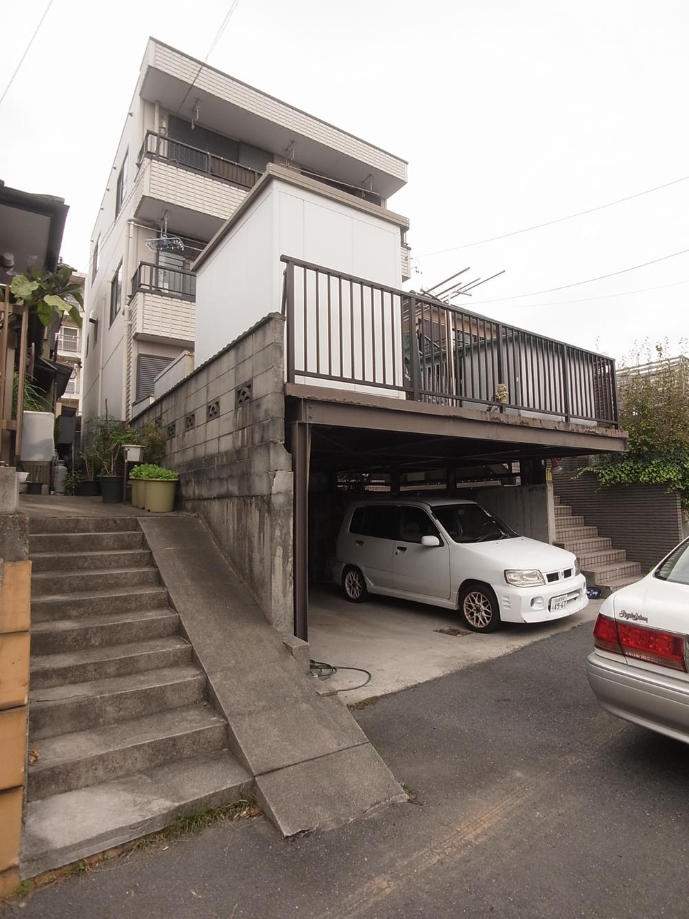 Local appearance photo. Local (11 May 2013) Shooting