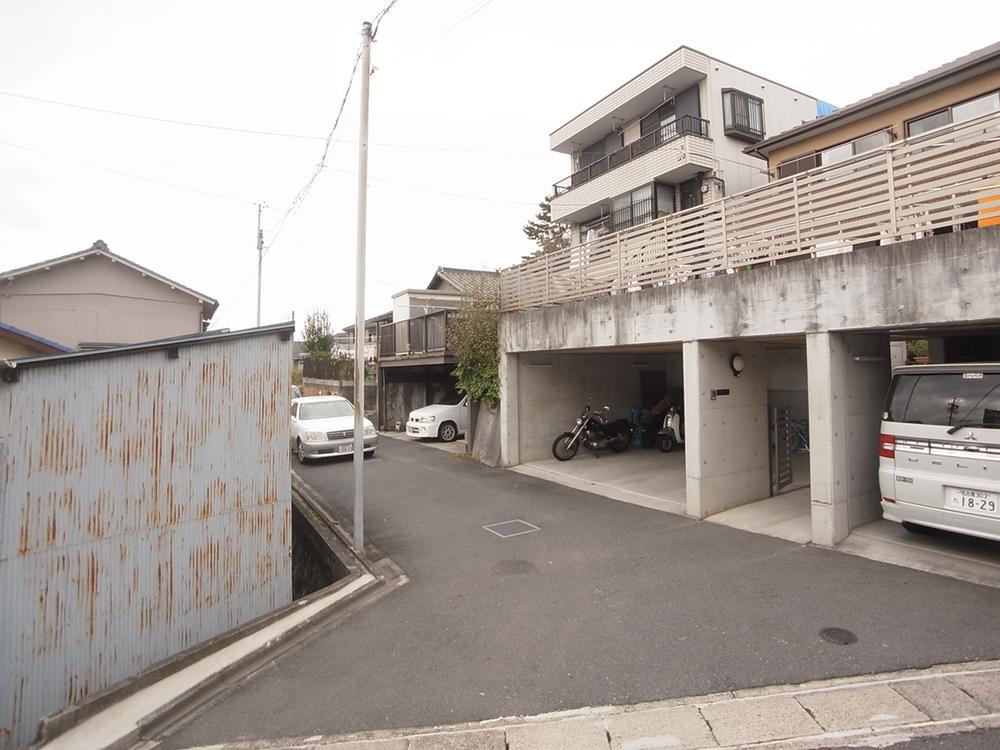 Local photos, including front road. Local (11 May 2013) Shooting