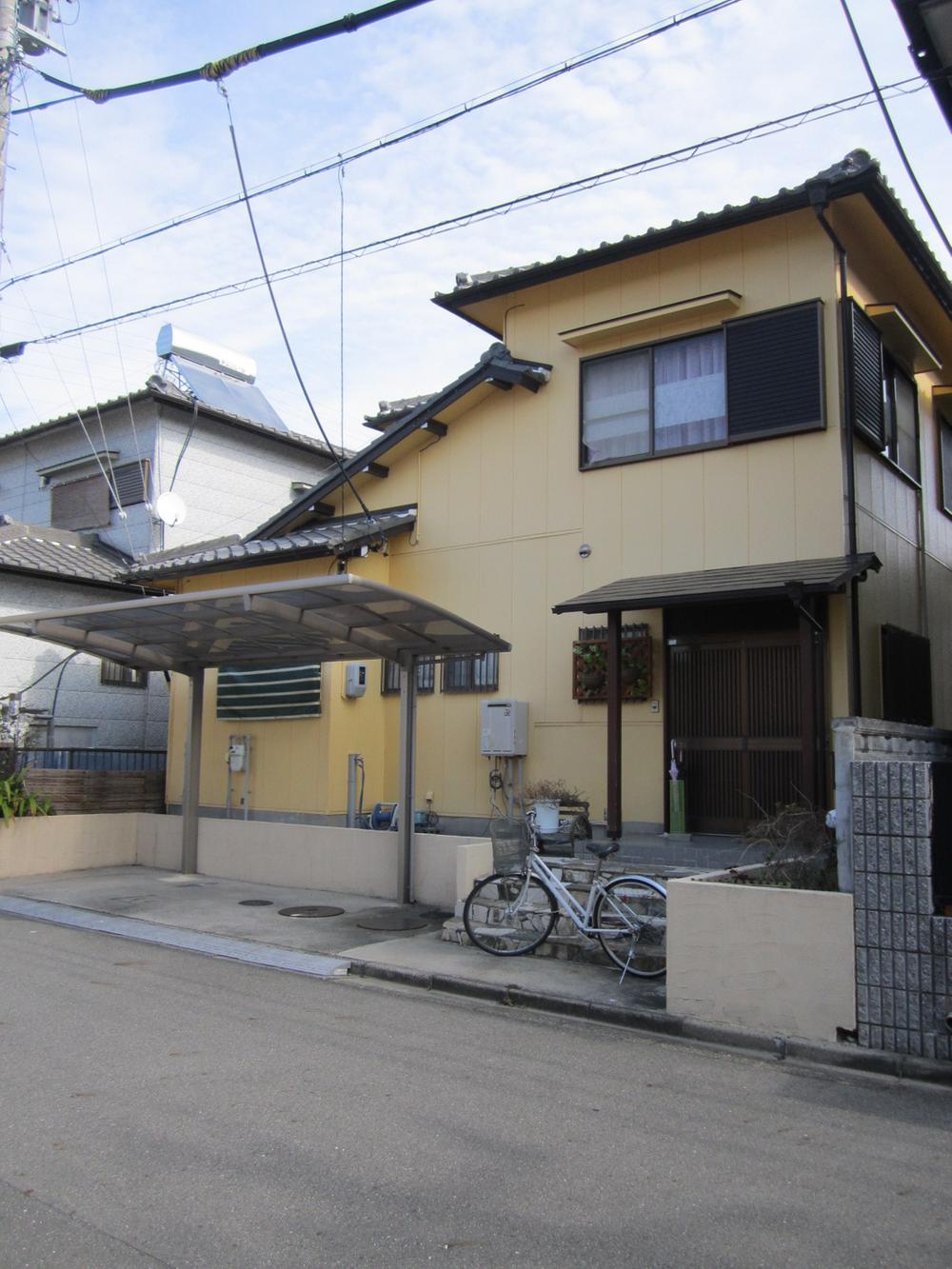 Local appearance photo. Local (10 May 2012) shooting