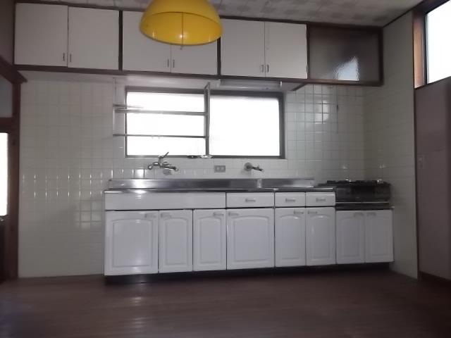 Kitchen. Spacious kitchen