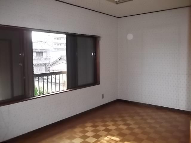 Non-living room. 2 Kaiyoshitsu