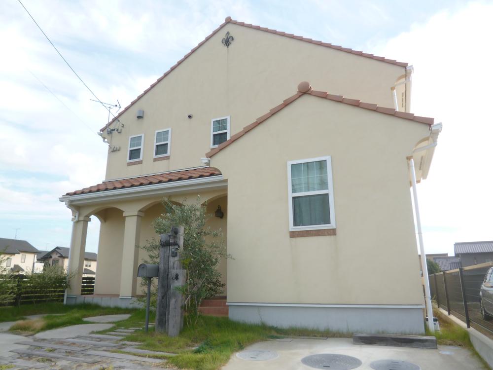 Local appearance photo. Custom home of the inter-deco house! !