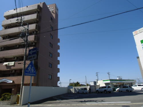 Building appearance. We were able convenience store next to! Convenient shopping! 