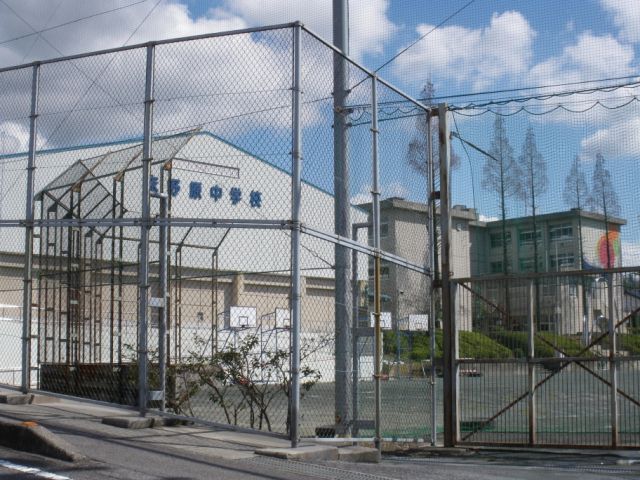 Junior high school. 810m up to municipal end of the field junior high school (junior high school)