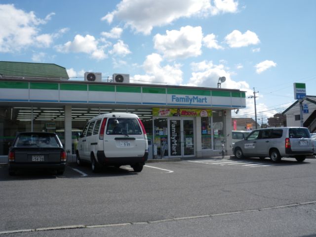 Convenience store. 310m to Family Mart (convenience store)