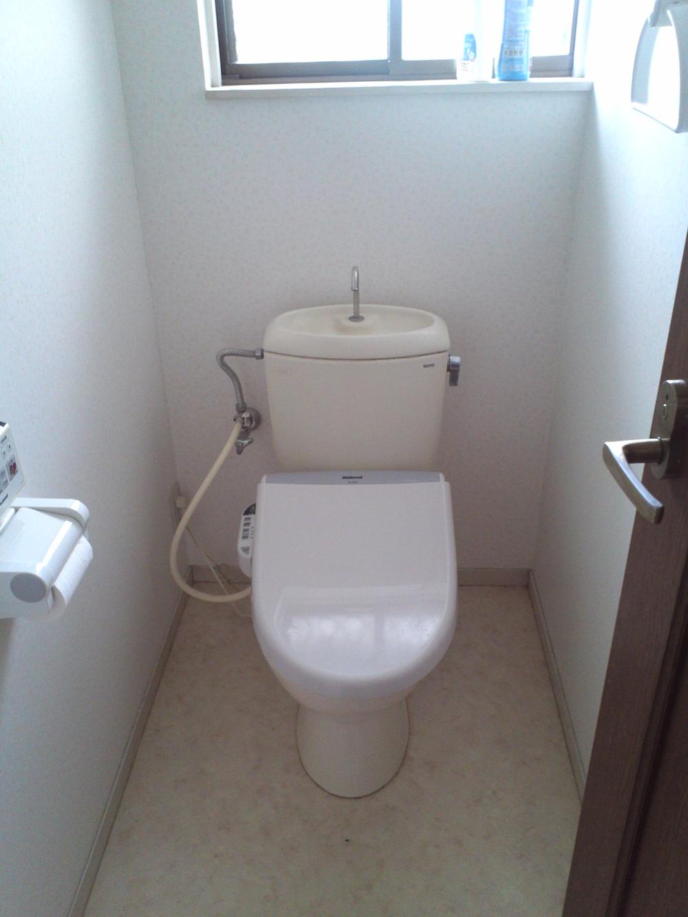 Toilet. First floor toilet