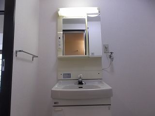 Washroom. Northern Room