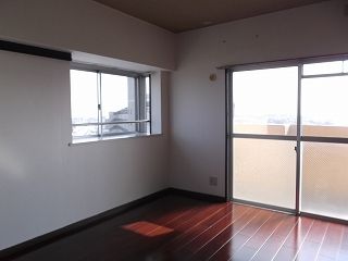 Living and room. The view from the veranda is a good