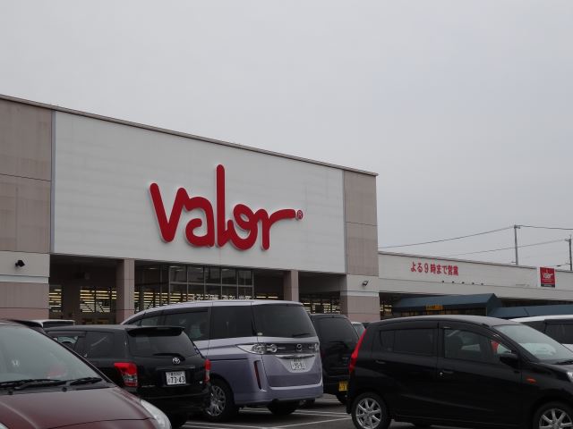 Supermarket. 1800m to Barrow (super)