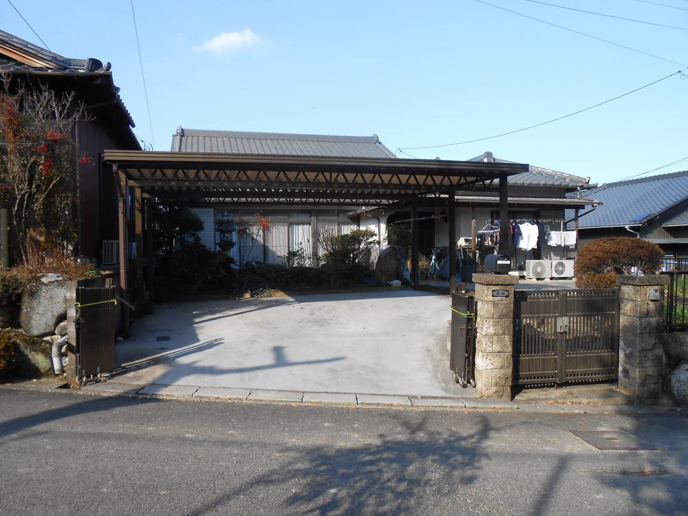 Local appearance photo