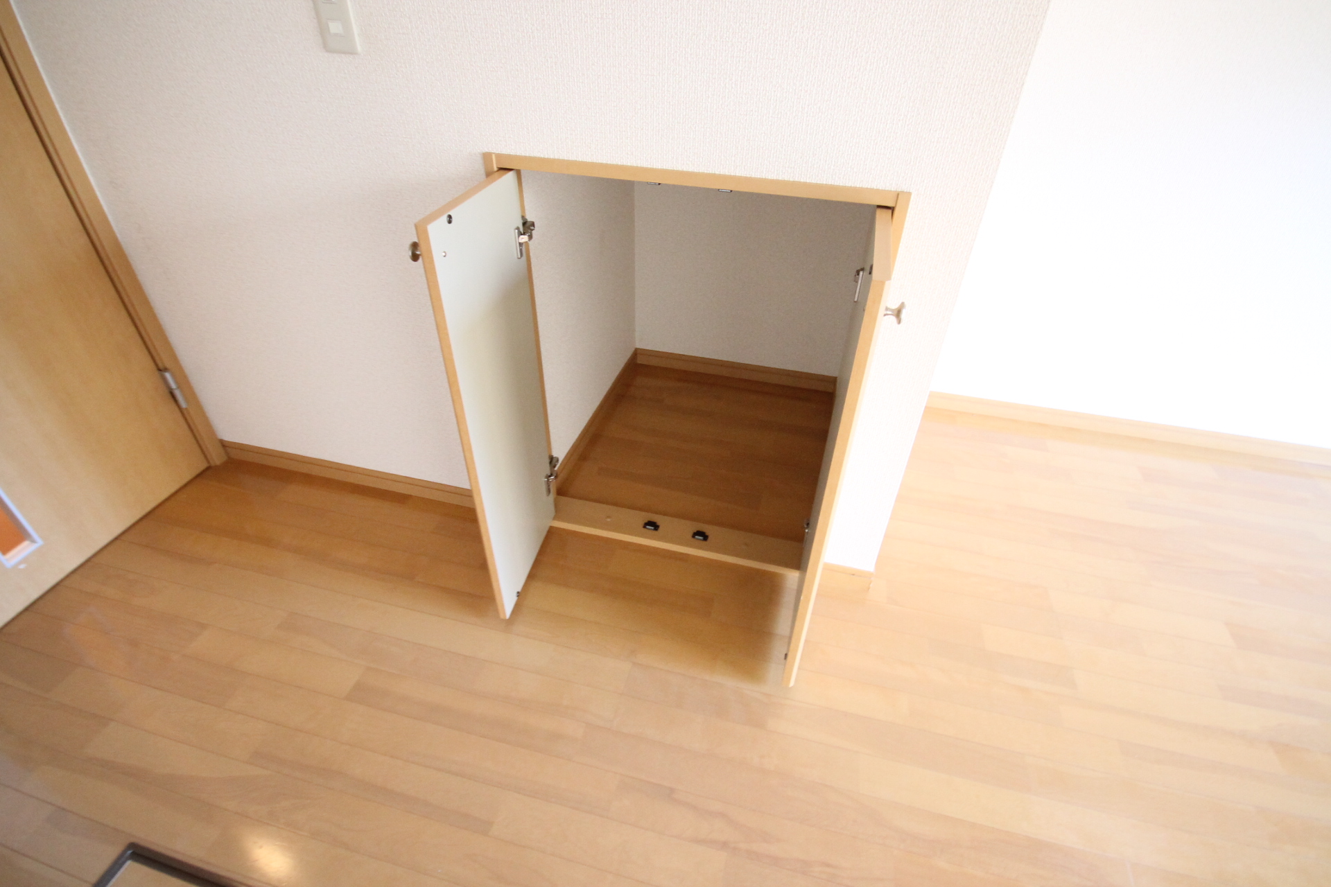 Receipt. Stairs under storage