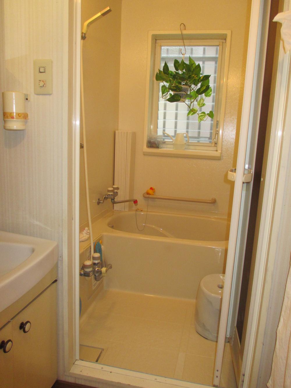 Bathroom. Indoor (12 May 2013) Shooting