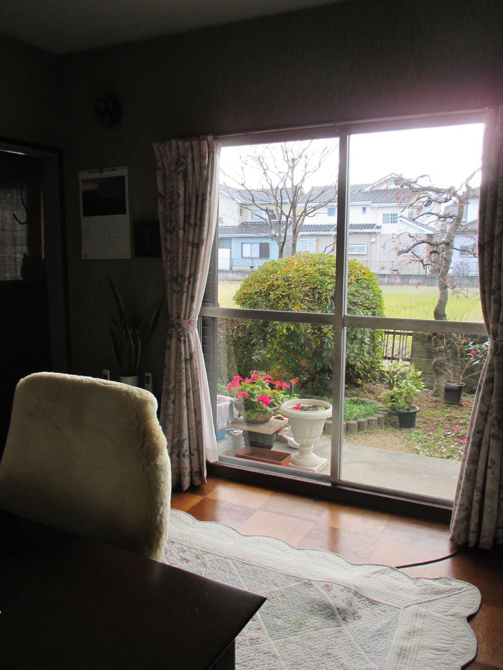 Living. Local (12 May 2013) Shooting