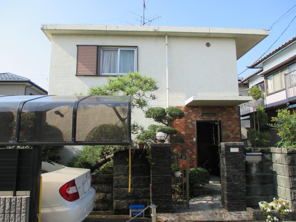 Local appearance photo. Local (12 May 2013) Shooting