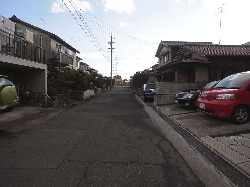 Local photos, including front road. Local (11 May 2013) Shooting