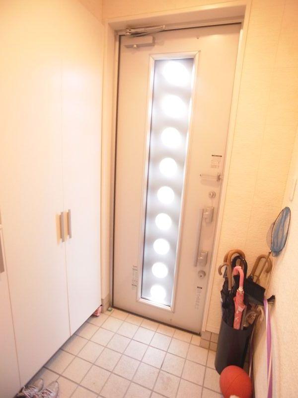 Entrance. Local (11 May 2013) Shooting