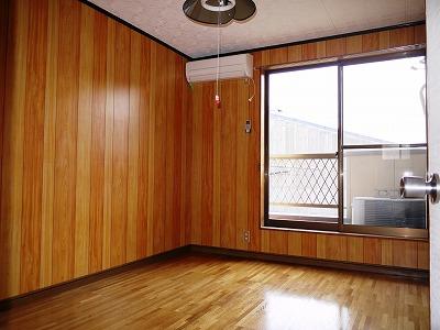 Non-living room. Second floor east side Western-style.