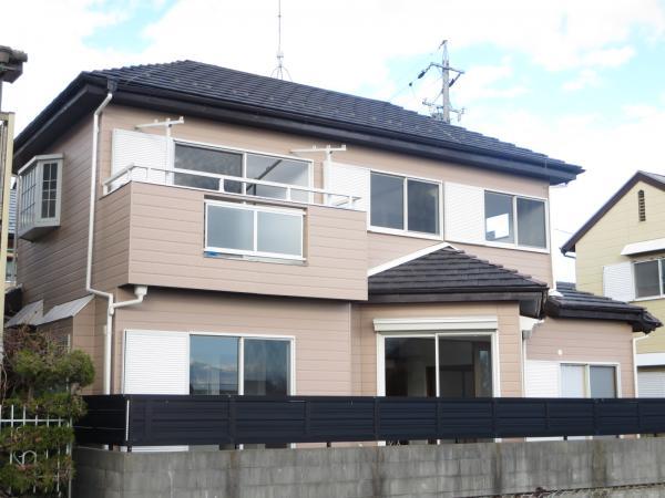 Local appearance photo. We have outer wall paint.