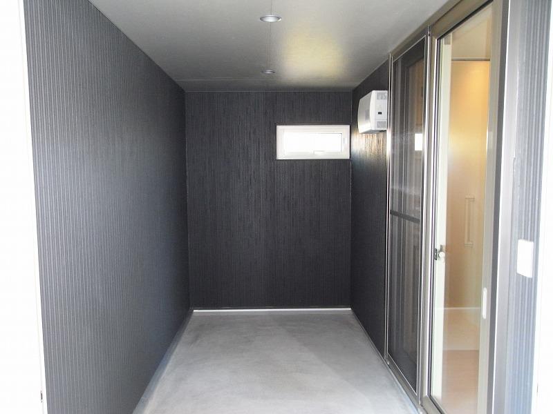 Receipt. Entrance side of the external storage