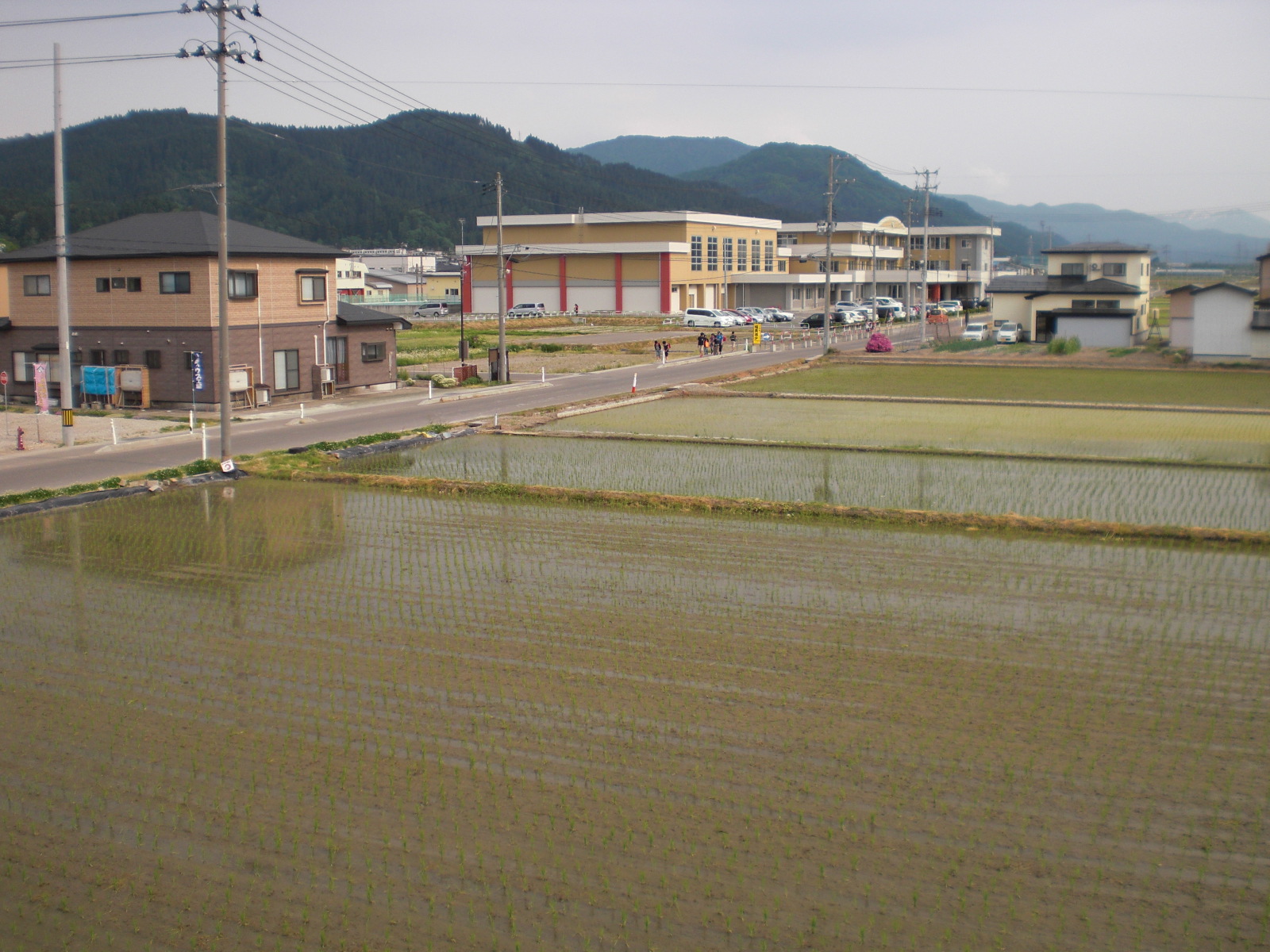 View. Japanese-style room of windows facing south! Day will go a lot