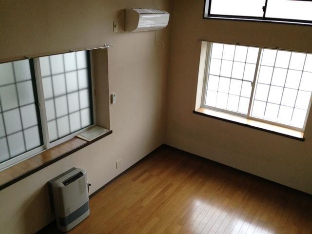 Living and room. View from loft! 