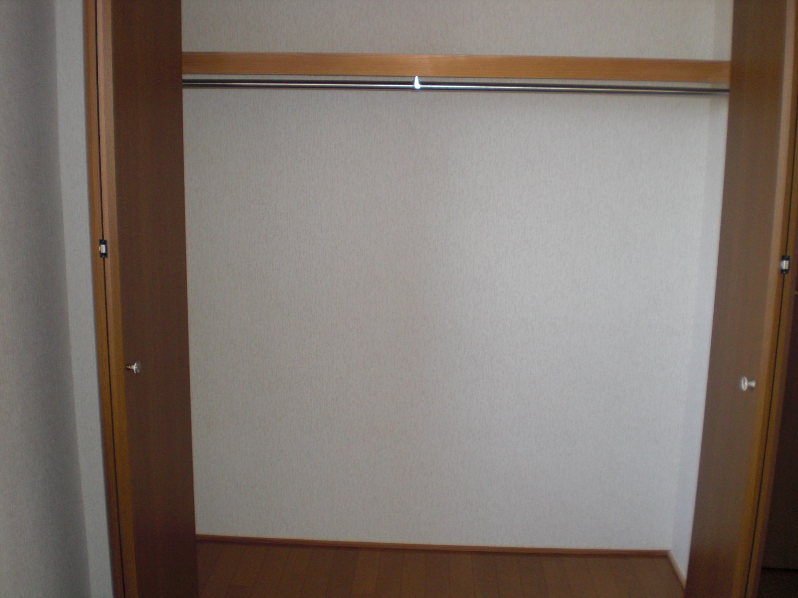 Receipt. Storage of the north side of the Western-style is with Paul