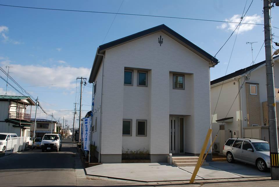 Local appearance photo. Parking and entrance side appearance. Parking 2 units can be.