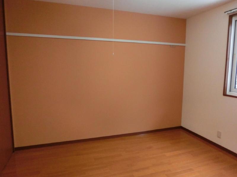 Other room space. 101 is the issue of photo.