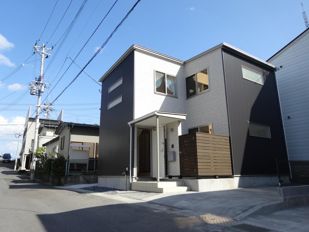 Local appearance photo. Local (10 May 2013) Shooting