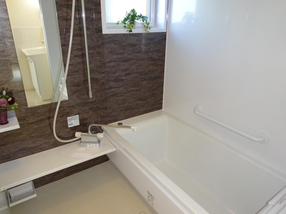 Bathroom. Local (10 May 2013) Shooting