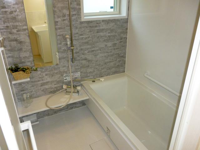 Bathroom. Indoor (11 May 2013) Shooting