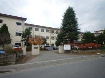 Junior high school. ● 1700m up to about 22 minutes walk to the second junior high school