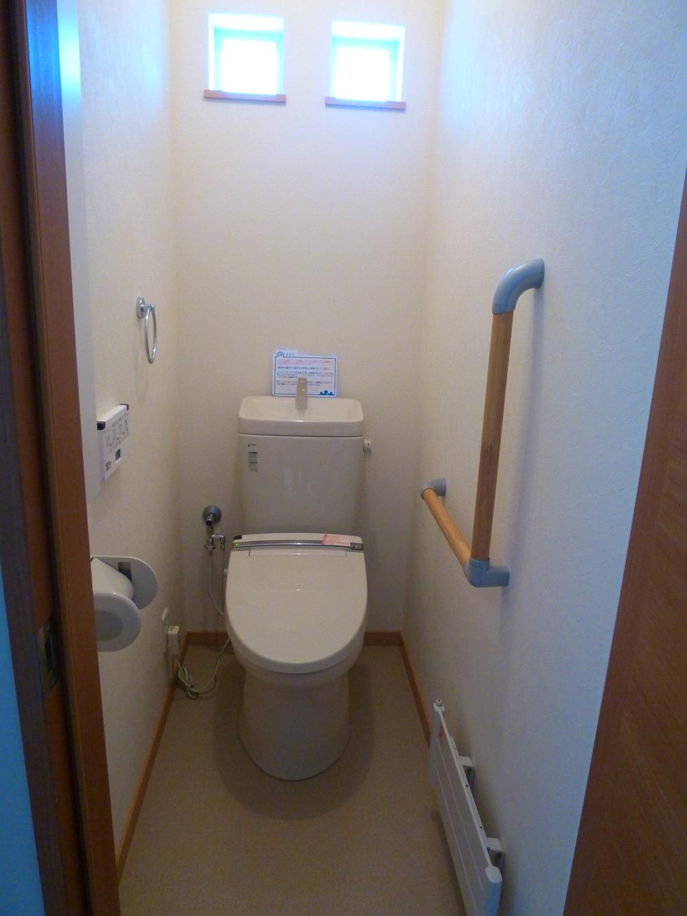 Toilet. Toilet, Adopted water-saving type of high-function toilet. Also there is the same type of toilet in the course 2F.