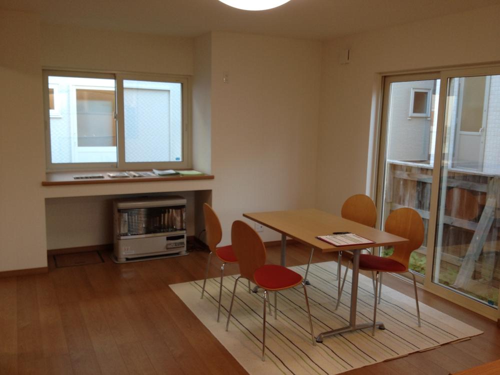 Living. Heating, In addition to adopting the entire heating system was installed panel heater in each room and the entrance hall of the FF stove