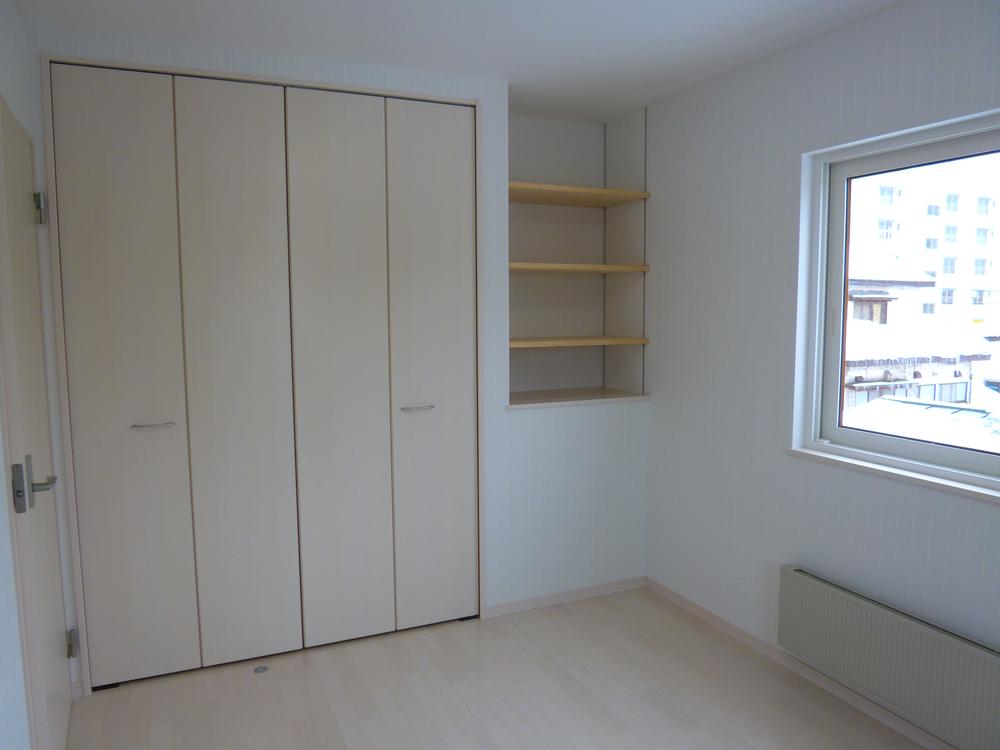 Other introspection. 2F Western-style (6 quires)