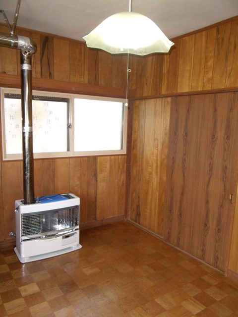 Other room space. Kitchen next to the dining