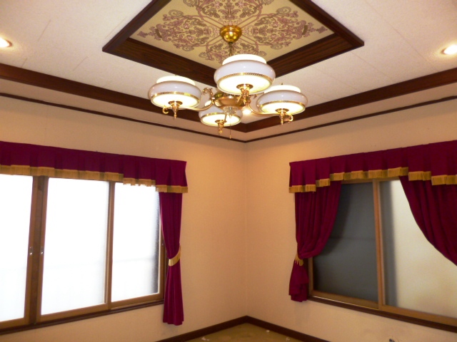 Other room space. Perfect for drawing room! ?