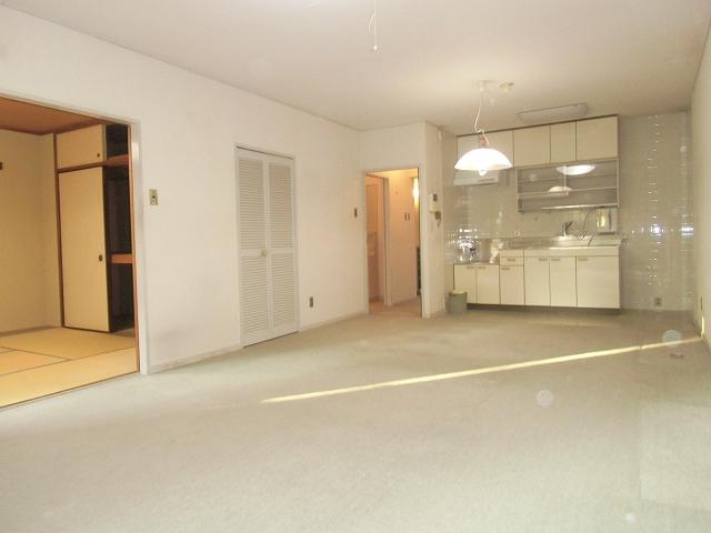 Kitchen. Indoor (12 May 2013) Shooting