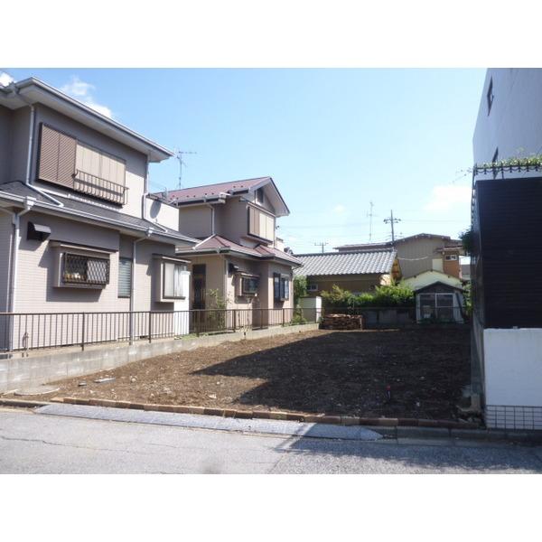 Local land photo. A quiet residential area