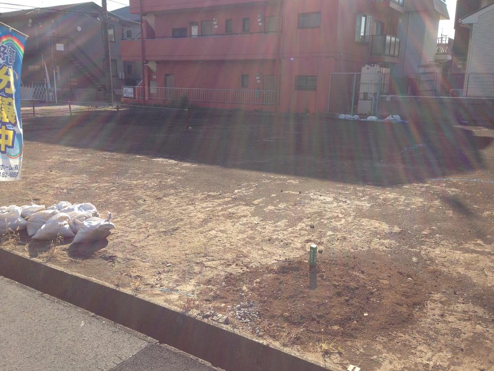 Local photos, including front road. Local (12 May 2013) Shooting