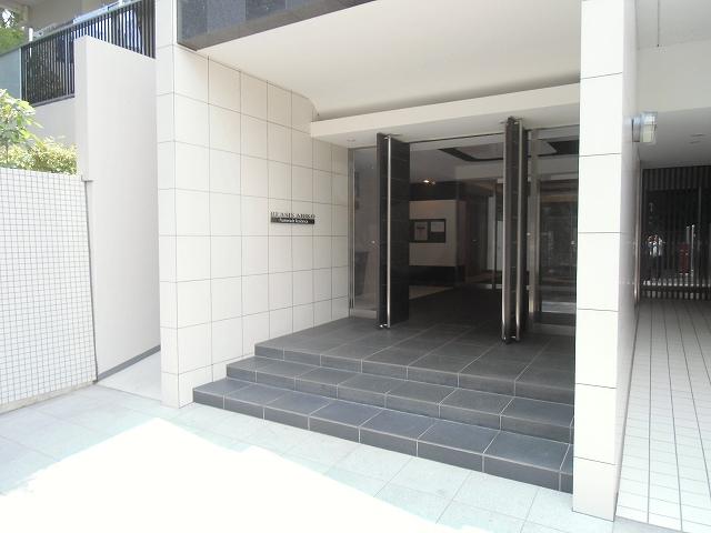Entrance. Common areas
