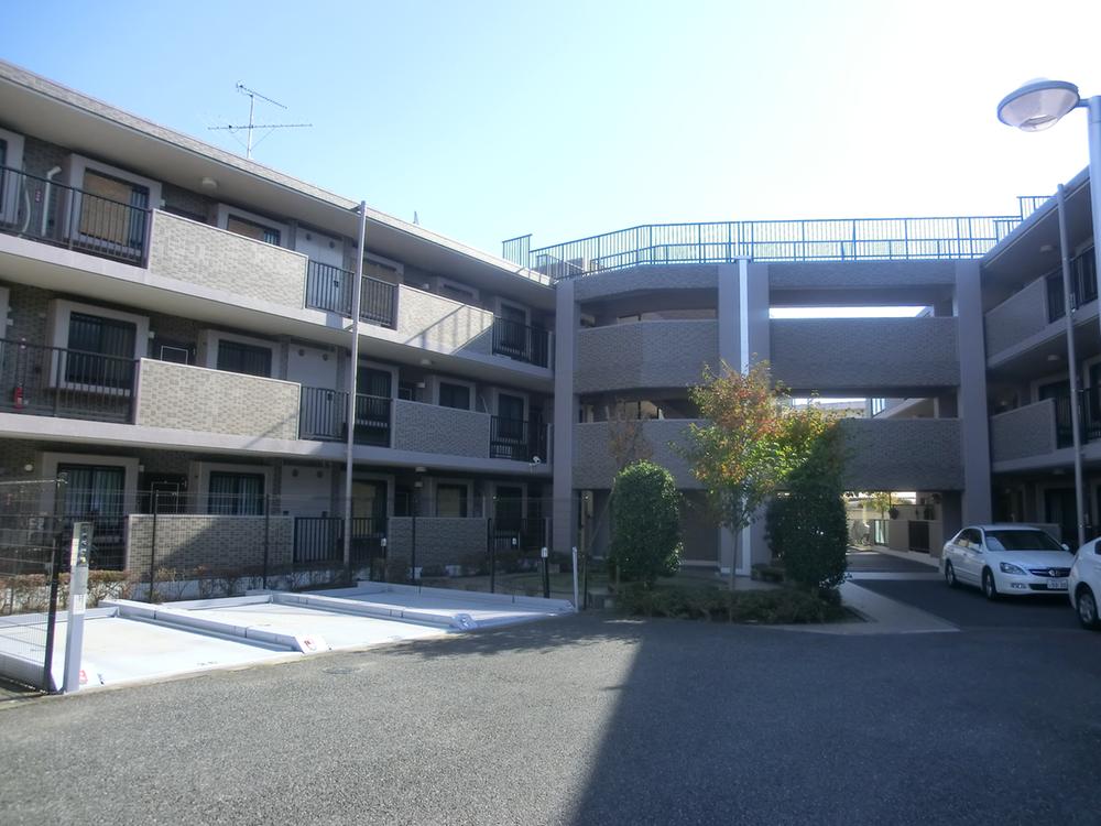 Local appearance photo. Local (11 May 2013) Shooting