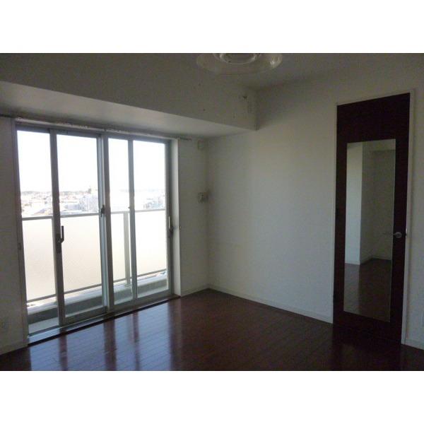 Living. Western-style 7.7 Pledge