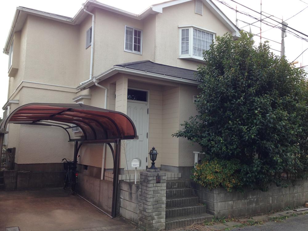 Local photos, including front road. Local (12 May 2013) Shooting