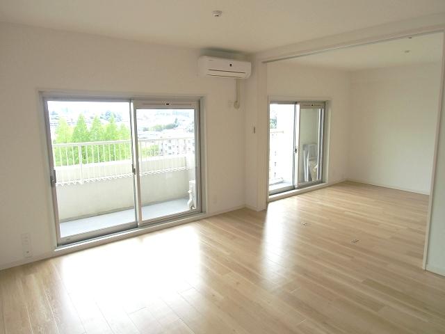 Living. Indoor (September 2013) Shooting