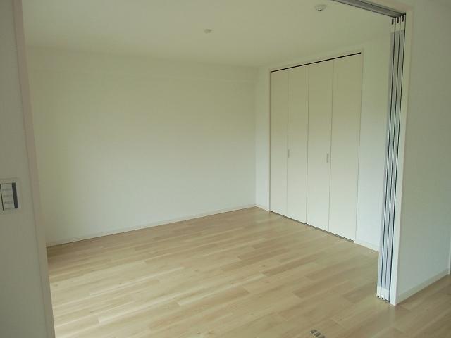 Non-living room. Indoor (September 2013) Shooting