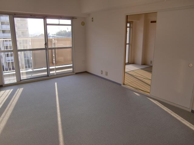 Living. Indoor (11 May 2012) shooting